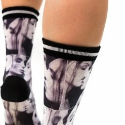 Beste deal 🔔 Sock My Feet Sock My Kiss - Damessok – Katoen – Geprinte Sok 39/42 ❤️ -Beenmode Verkoop 450x840 4