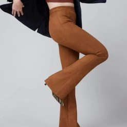 Korting 😉 Spanx Faux Suede Shaping Flare Pant | Rich Caramel 🤩 -Beenmode Verkoop 550x687 2