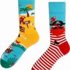 Korting ✔️ Many Mornings Toffe Sokken - Gekke Sokken - Leuke Sokken - Pirate Island - Maat: 35 T/m 38 ⌛ -Beenmode Verkoop 550x696 2